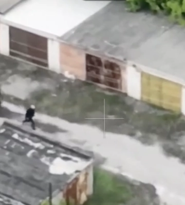 Як на вулицях Вовчанська розвідники знищують росіян: відео ГУР МО