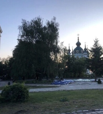 В Киеве демонтировали храм-МАФ УПЦ вблизи Десятинной церкви