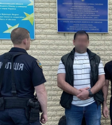 З Кіровоградщини видворили двох іноземців