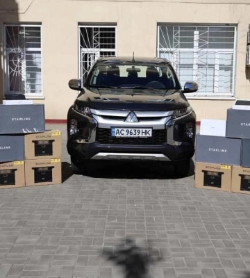 Луцька громада передала автівку для військових