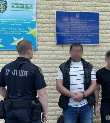 З Кіровоградщини видворили двох іноземців