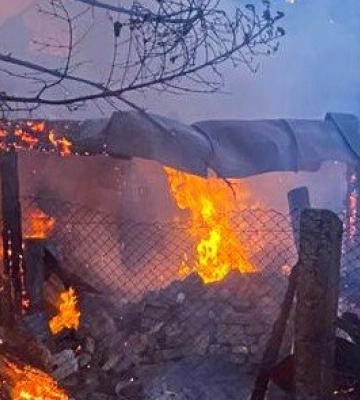 На Львівщині жінка підпалила будівлю та втекла