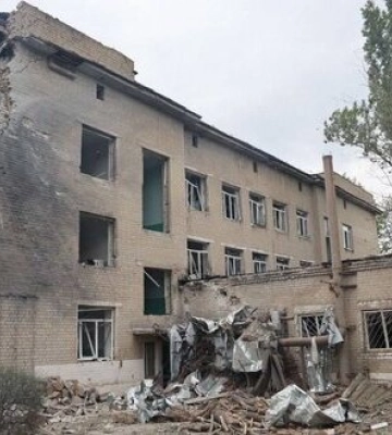 Рашисти вдарили КАБами по Куп’янську-Вузловому, постраждала жінка. ФОТОрепортаж