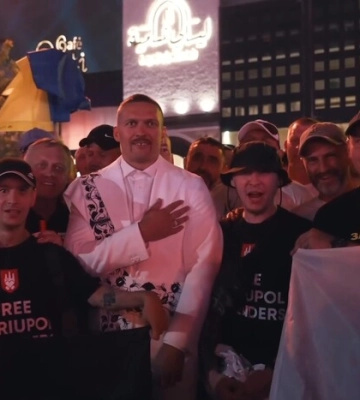 Усик подякував ветеранам за підтримку в Ер-Ріаді