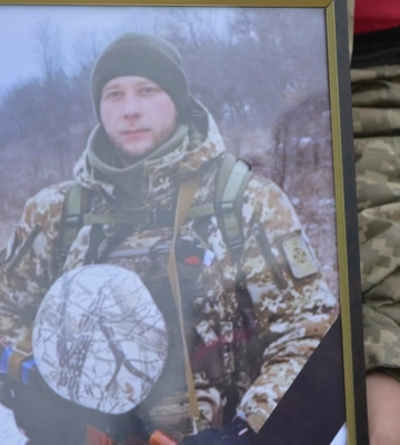 У Лебедині провели в останню путь полеглого захисника В’ячеслава Страха