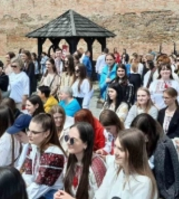 Студенти ВНУ імені Лесі Українки на День вишиванки зібрали для ЗСУ понад 60 тисяч гривень