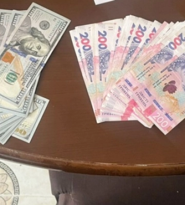 На Житомирщині викрили голову сільради, який розтратив майже ₴2 мільйони на закупівлі генераторів