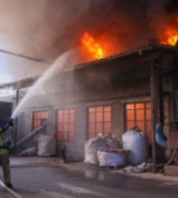 У Рівному горіло деревообробне підприємство