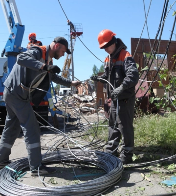 На Сумщині через артобстріли знеструмлено ще 320 абонентів