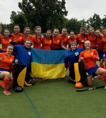 Сумські хокеїстки стартували в єврокубку