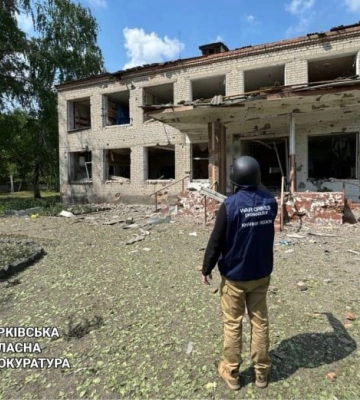 На Харківщині російський обстріл знищив будівлю навчального закладу
