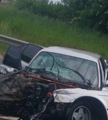 В аварії з BMW та вантажівкою біля Львова постраждали двоє людей