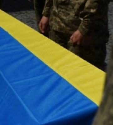 Острог проведе в останню дорогу воїна Віктора Гузія