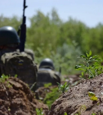 На лівобережжі Дніпра Сили оборони за добу відбили 15 російських штурмів