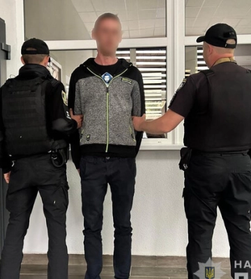 На Закарпатті затримали чоловіка, який навмисно підпалив 10-річну дитину – хлопчик помер в реанімації 