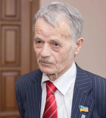 Близько двох тисяч кримських татар служать у Силах оборони, - Джемілєв