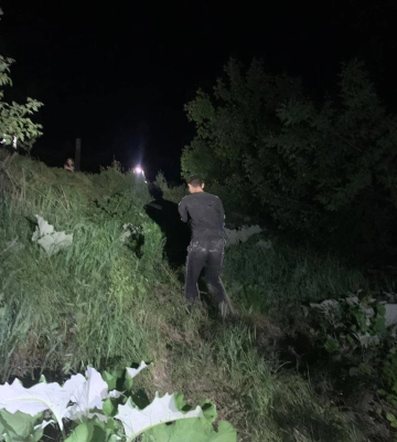 Заблукав у хащах на березі Стиру: у Луцьку опівночі рятували молодого чоловіка 
