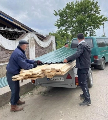 Волонтери з Рівненщини відбудовують зруйновані будинки на Херсонщині (ФОТО)