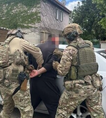 8 тисяч доларів за &quot;квиток&quot; до Угорщини: у Миколаєві затримано осіб, які переправляли ухилянтів за кордон. ФОТОрепортаж