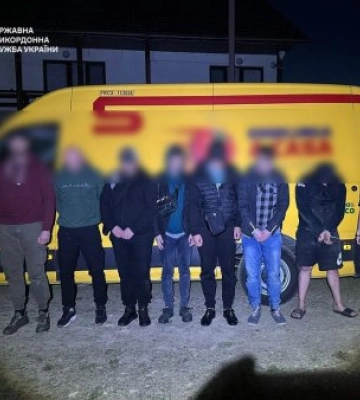 Шістьох порушників кордону разом з провідником затримали прикордонники на Закарпатті