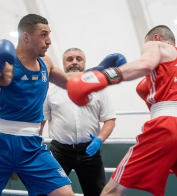 Кропивницькі боксери Матякубов та Філіпова стали переможцями чемпіонату України з боксу (ФОТО)