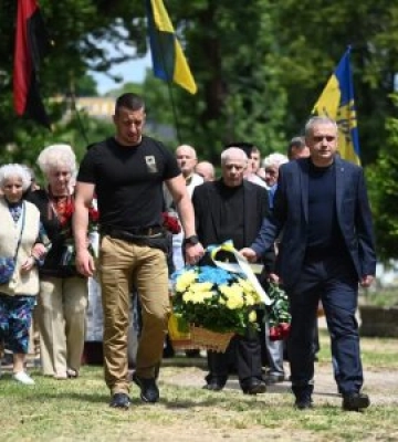 Памʼять жертв політичних репресій сьогодні вшанували в обласному центрі Закарпаття