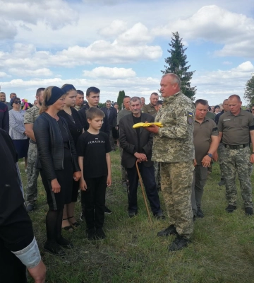 На Волині попрощалися з Героєм Сергієм Лукашуком, в якого сиротами залишилося троє дітей