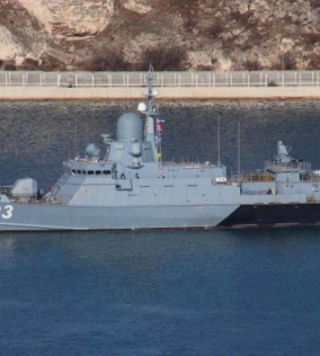 В Севастополе под ракетный удар попал корабль ВМФ России &quot;Циклон&quot;, являющийся носителем &quot;Калибров&quot;, - СМИ. ФОТО