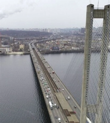 Привласнили майже 1 млн грн під час ремонту мосту у Києві: прокуратура повідомила про підозру підрядникам