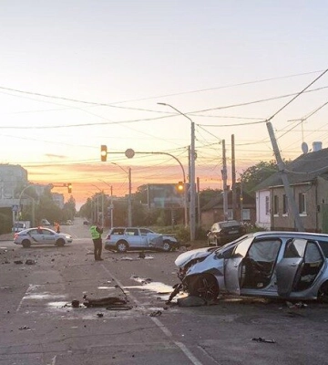 У нічній ДТП у Житомирі травмовано трьох людей: поліція проводить розслідування та розшукує одного з водіїв-учасників