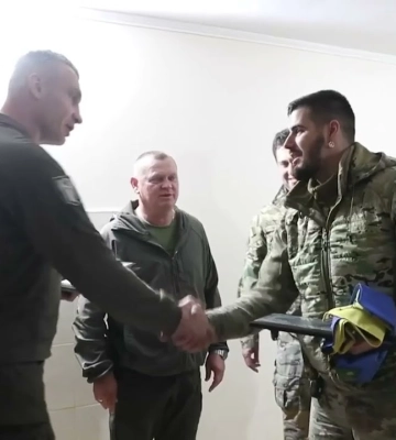 Мавіки, fpv-дрони, автомобілі, – Кличко привіз на передову захисникам Харківщини допомогу від громади столиці ®