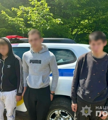В Ужгороді чоловік викрав авто і травмував власника