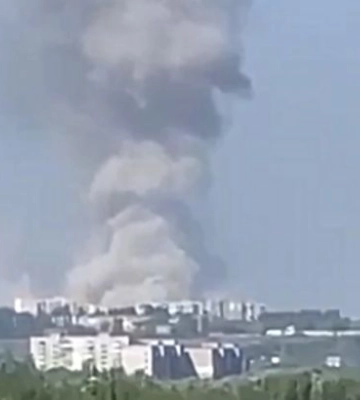 Потужні вибухи в окупованому Луганську. Повідомляють про влучання в базу підготовки рашистів (відео)