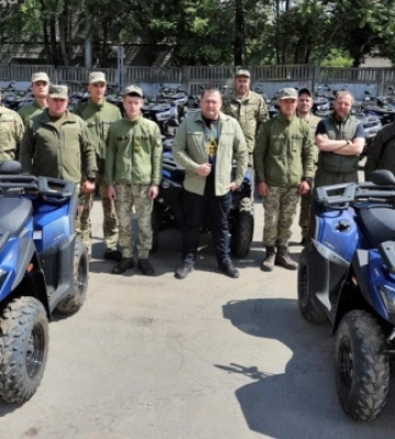 Із Дніпра передали військовим майже тисячу дронів та 85 квадроциклів