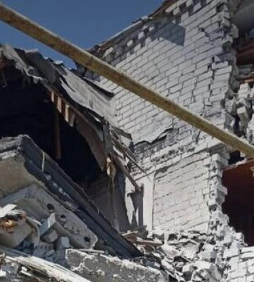 Наслідки ворожого обстрілу Антонівки Херсонської громади: пошкоджено багатоповерхівки і дитсадок. ФОТОрепортаж