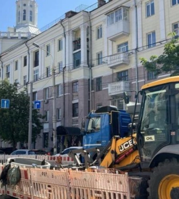 «Дуже добре, що ремонтують каналізаційний трубопровід. Не буде підтоплень у дворах», — мешканка вул. Фабра