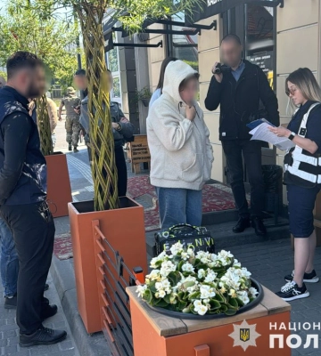 Жінка вийшла заміж, щоб вивезти чоловіка за кордон