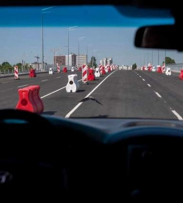 Роботи розпочались у червні 2023 року: у Києві Кличко відкрив рух авто по новому мосту на Оболоні. Фото