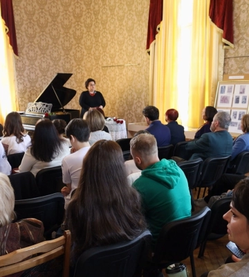 У Коломиї відбувся концерт-лекція української фортепіанної музики (відео)
