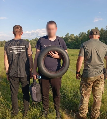 Допоможе потрапити по ріці  в Румунію: Гумову камеру за 6000 Євро купив 28 річний харків’янин