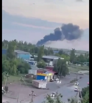 В оккупированном Довжанске взрывы: пылает склад с горюче-смазочными материалами. ВИДЕО