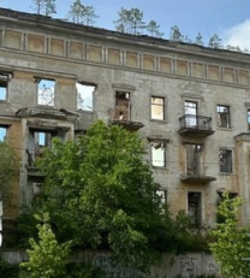 Здесь содержали немецких военнопленных: история заброшенной &quot;сталинки&quot; в Киеве. Фото