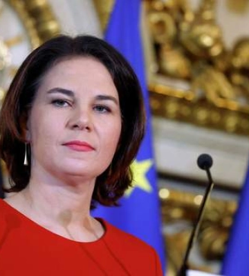Бербок прибыла с визитом в Киев