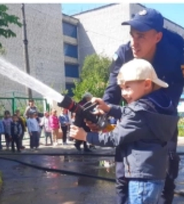 Рятувальники завітали в гості у заклади освіти Первомайського району