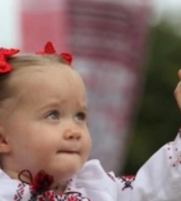 В Острозі проведуть благодійні заходи з нагоди Дня матері та Міжнародного дня вишиванки