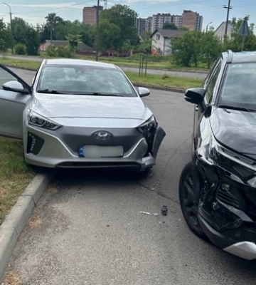 У Луцьку на Карпенка-Карого Toyota протаранив Hyundai 