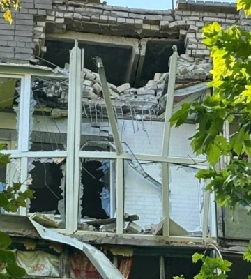 Окупанти обстріляли багатоповерхівку в Херсоні 