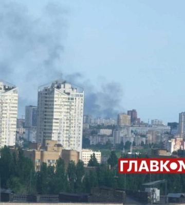 У Києві спалахнула масштабна пожежа: у небо піднімається стовп чорного диму