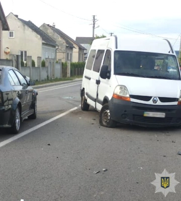 У Бібрці не розминулися «Skoda Octavia» і «Renault Master»