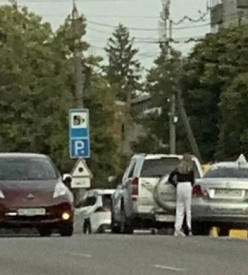 Інструктор на навчальному авто «поцілував» у Луцьку «сітроєн»